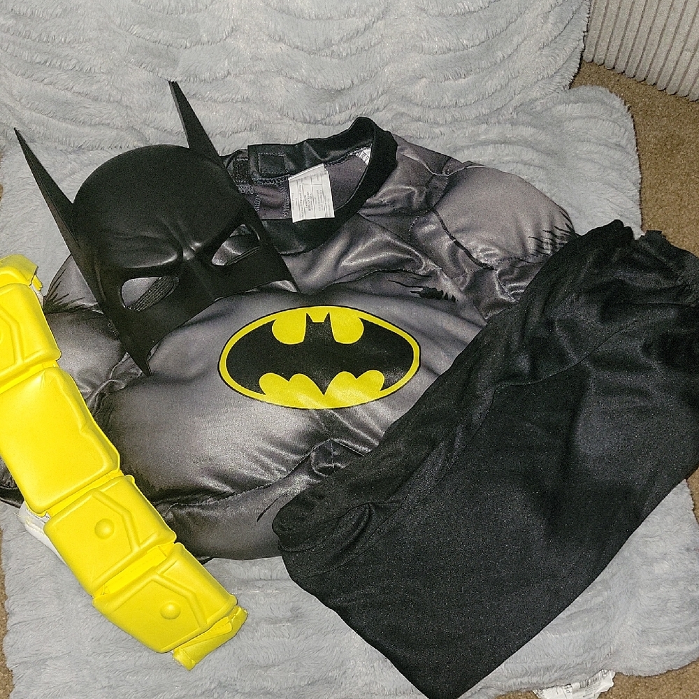 Kids Batman Costume with Mask, Suit (Muscle Shirt & Black Pants), and Belt